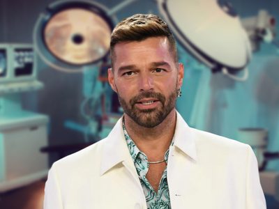 Tras la polémica, Ricky Martin irrumpió con un video que expone la verdad sobre su rostro