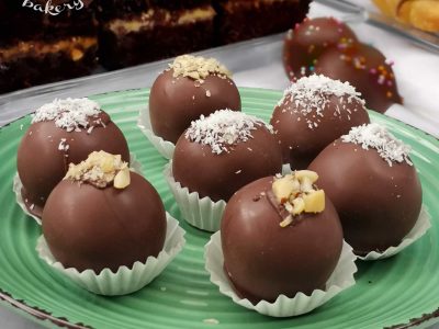 Bombones de coco: no terminés el finde sin hacer esta delicia que no cuesta casi nada preparar