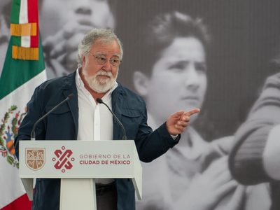 Alejandro Encinas se suma al equipo de Sheinbaum rumbo a elecciones 2024