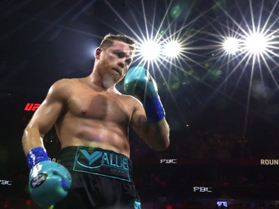 “Una falta de respeto”: el boxeador mexicano que apuntó contra Canelo Álvarez