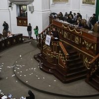 Morena revienta sesión del Congreso de la CDMX; se aplaza la ratificación de Godoy