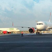 Por una falsa alarma, avión de Viva Aerobus aterriza minutos después de despegar