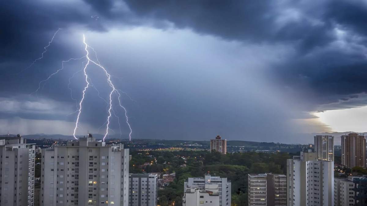 Las tormentas se extenderán durante toda la jornada. Fuente: (X)