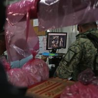 Desmantelan red de cámaras "parásitas" en mercado de Chilpancingo