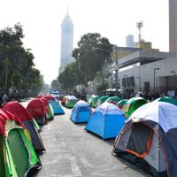 Frena obtiene amparo para mover su plantón al Zócalo de la CDMX