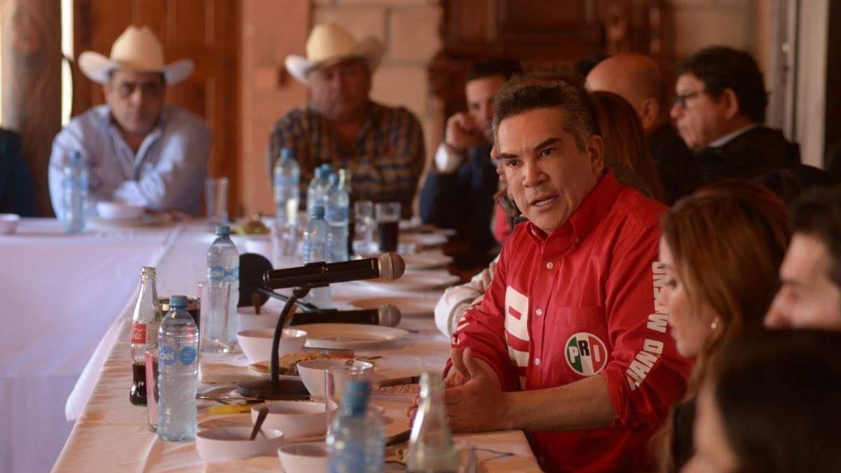 El líder priista, en gira por Nuevo León
