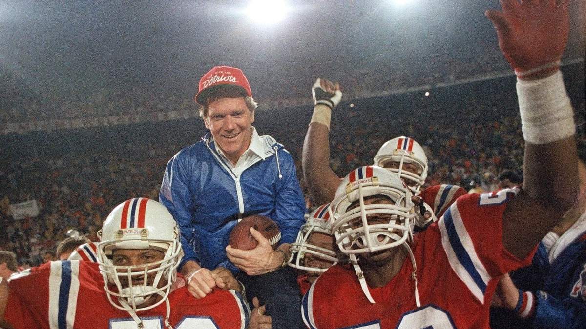 Raymond Berry, miembro del Salón de la Fama y entrenador de los Patriots, fallece a los 93 años