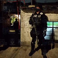 Detienen a seis personas en cateo a ocho viviendas de Tlalpan