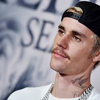 ¡Se comieron a besos! Justin Bieber se besó apasionadamente con James Corden y sus fans no lo pueden