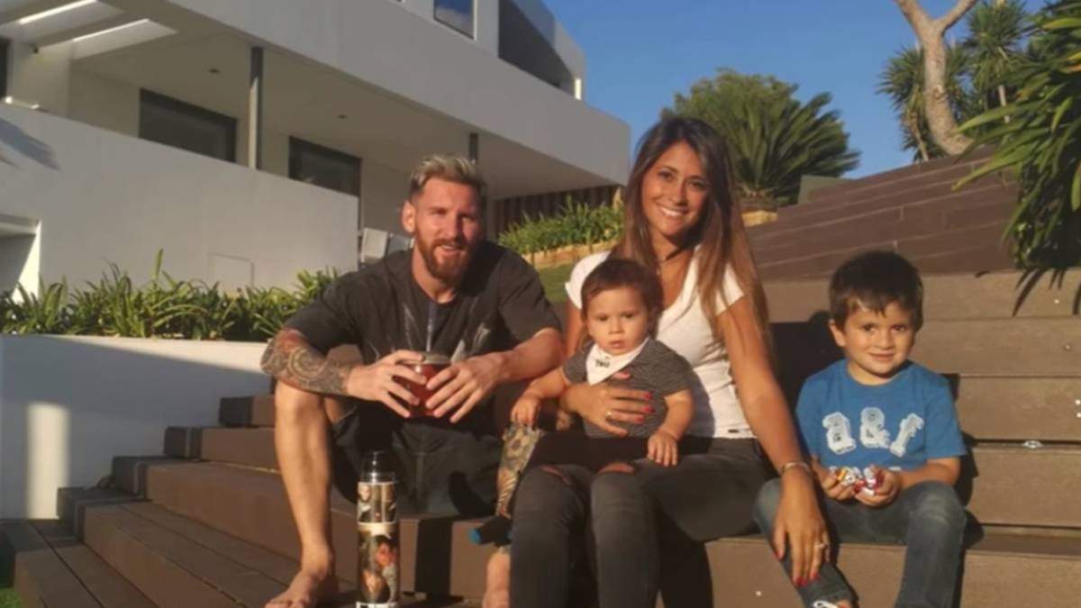 Lionel Messi y su familia. Fuente: (Twitter).