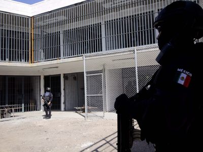 Por sobrepoblación en reclusorios, mil reos son llevados a dos nuevas torres en la Penitenciaría
