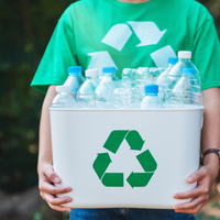 No tires las botellas plásticas: mirá lo útiles que son si tu escoba se rompe y no sabes repararla