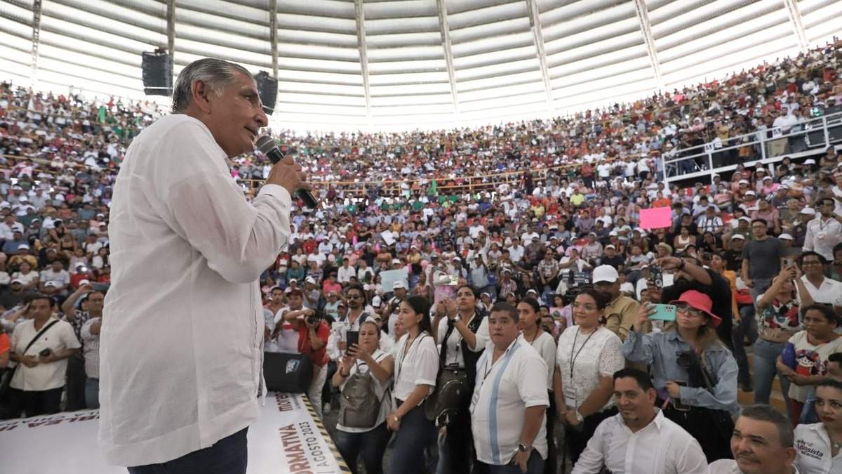“La justicia se vende al mejor postor, a los de cuello blanco, a los poderosos”, dijo en Tapachula el aspirante Adán Augusto López