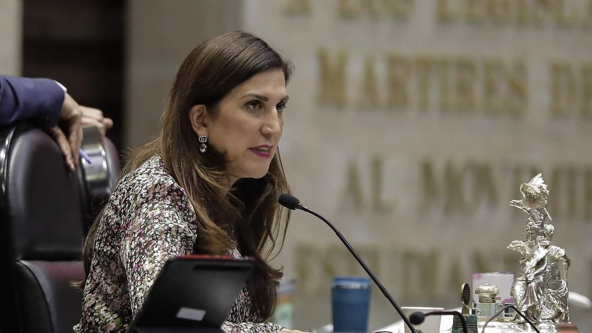 La panista Kenia López Rabadán es elegida presidenta de la Mesa Directiva de la Cámara de Diputados