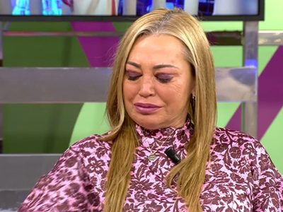 Belén Esteban no puede contenerse y quiebra en llanto en "Sálvame"