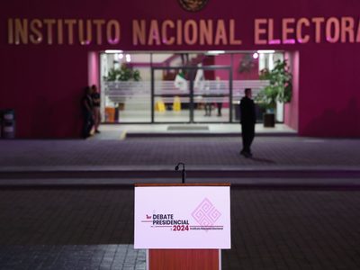 ¿Cuánto afectó la falla del reloj a los aspirantes presidenciales en el debate? Esto dice el INE