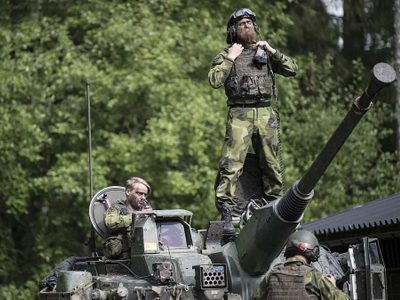 Suecia dará mil 200 militares, seis buques de guerra y 24 aviones de combate a la defensa de la OTAN