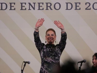 "Beatriz Gutiérrez Müller me ayuda voluntariamente": AMLO aclara qué pasó con su oficina