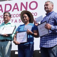 Brugada entrega apoyo social a 21 mil personas de 57 a 59 años de edad