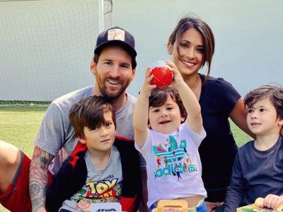 Antonela Roccuzzo abrió las puertas de su habitación para celebrar a Lio Messi en el Día del Padre