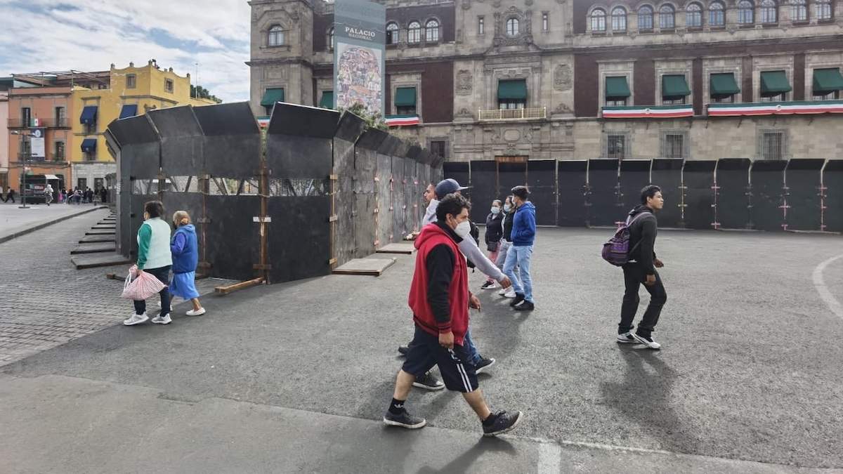 Cerco en Palacio Nacional en previsión de las movilizaciones por Ayotzinapa