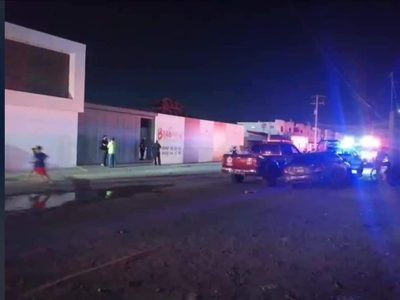Siete niños y un bebé se electrocutan dentro de alberca en Sonora