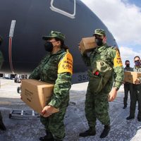 Ebrard destaca el envío de ayuda humanitaria; calla sobre el intercambio con el Parlamento Europeo