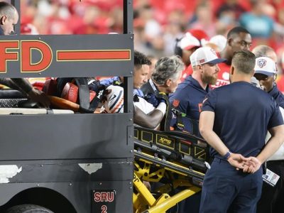 Douglas Coleman sale del hospital tras sufrir lesión por una tacleada