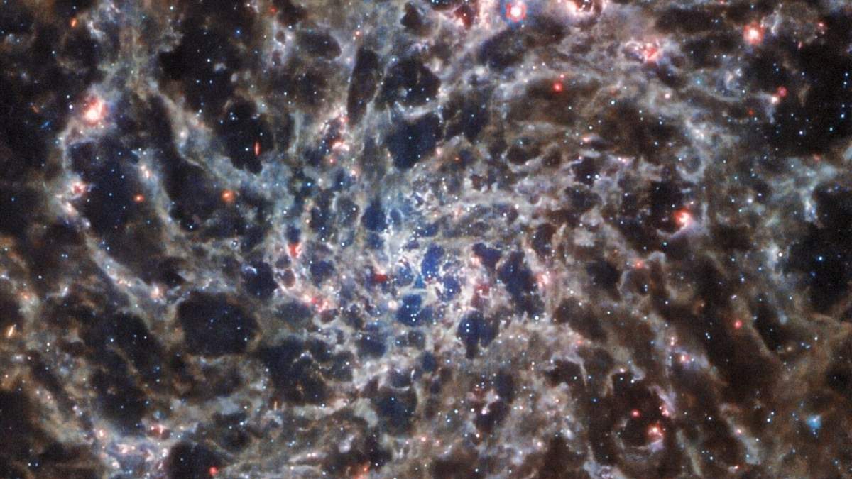 Galaxia espiral IC 5332