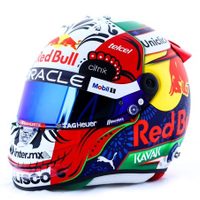 Checo Pérez presenta el casco de catrina que usará en el GP de México