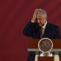 O cambia AMLO, o mercados y el descontento lo obligarán: FT