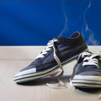 Adiós malos olores: con un elemento de tu cocina, hacé que las zapatillas estén siempre limpias y perfumadas