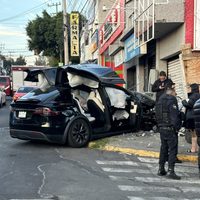 Video: Así destrozó una mujer su Tesla en la alcaldía Álvaro Obregón