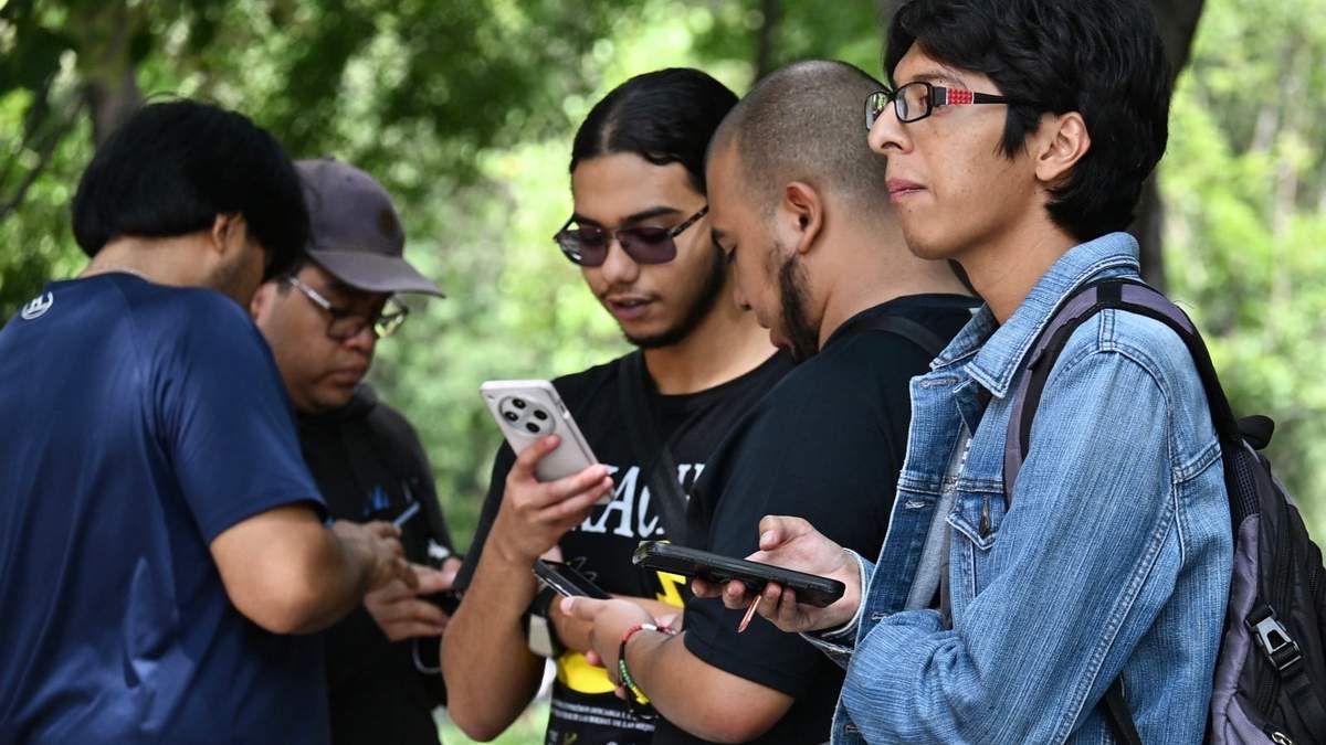 Redes sociales. Impactos físicos y emocionales