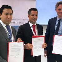 En Alemania, Murat presume a Oaxaca como líder en la generación de energía eólica