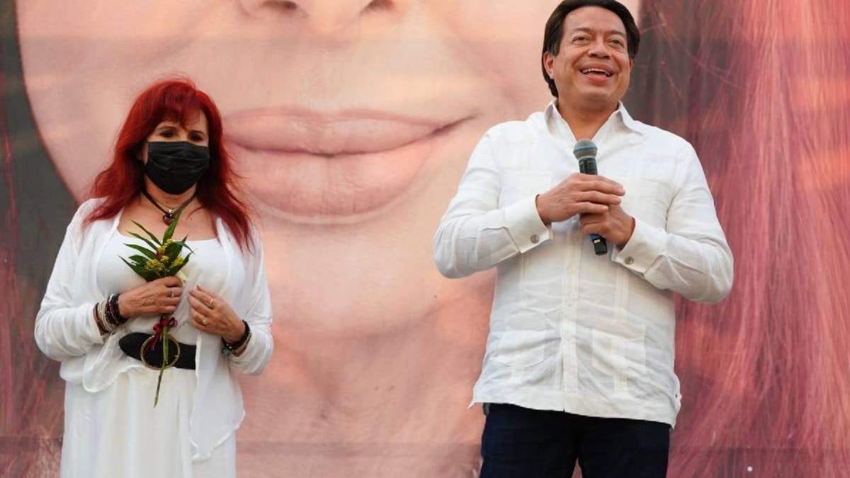 Mario Delgado, acompañado por Layda Sansores en Campeche