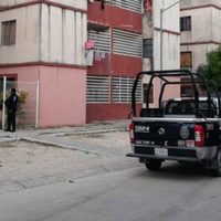 Niño de 5 años salta en la cama y por una ventana cae de un segundo piso en Cancún