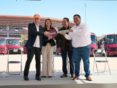 Gobernador Durazo moderniza flota de transporte en Hermosillo y sin aumento a tarifa