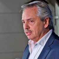 ¡Con los bonistas en la mira! Fernández adjudicó la disparada del dólar a "movimientos especulativos