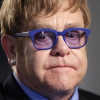¡Tristeza! Elton John se quebró y confesó que lucha contra una "temible" enfermedad