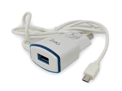 Con 1 producto fácil de conseguir, así podés desmanchar el cable del cargador de tu teléfono y dejarlo impecable