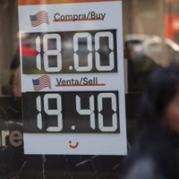Lunes Negro: el peso se desploma a su peor nivel en dos años