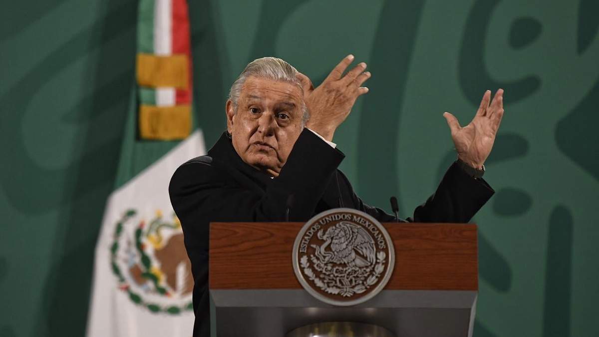 “Yo pienso que no se debe de aislar a Cuba políticamente hablando", dijo el presidente
