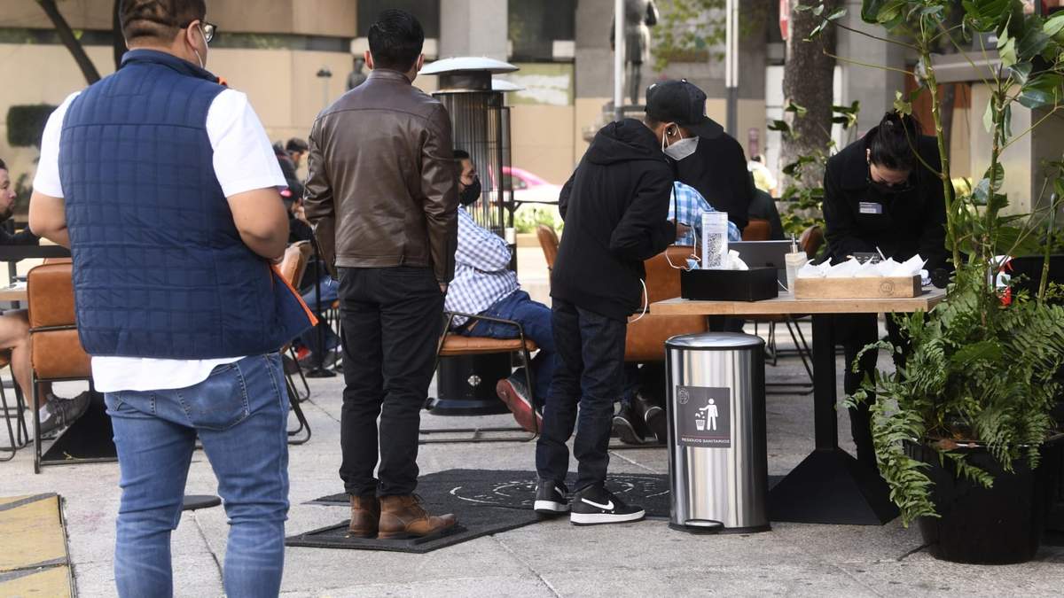 La industria restaurantera ha implementado operaciones al aire libre, para garantizar el protocolo sanitario