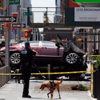 Conductor arrolla a una multitud en Times Square; reportan un muerto y 22 heridos (Videos)