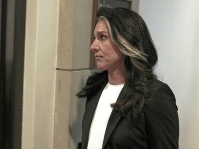 Espías de EU afirman que Irán no construía un arma nuclear; Trump rechaza esa evaluación