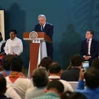 Opositores 'se han portado muy bien”, lo más que hacen es inventar que como chorizo de calidad: AMLO