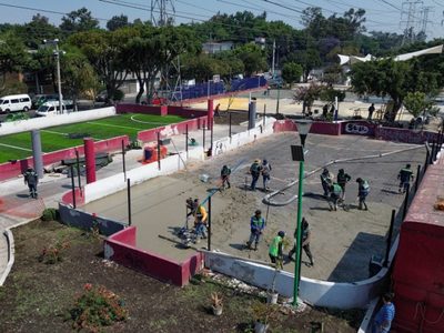 En la opacidad, rehabilitación de las canchas del Mundial Social
