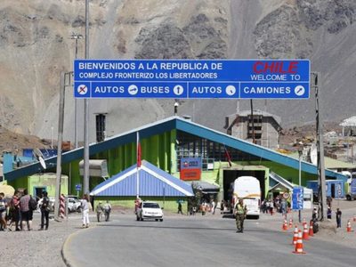 Se espera que miles de argentinos crucen a Chile durante el fin de semana largo y los comercios abrirán sus puertas
