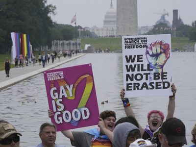 Marcha de orgullo gay en EU se convierte en protesta contra Trump